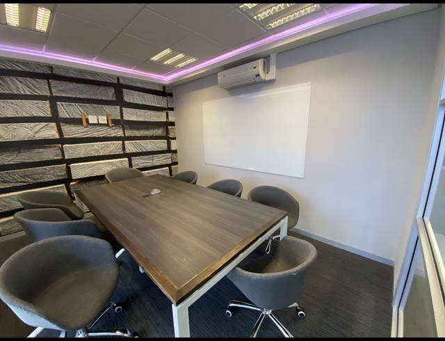 122M² OFFICE TO LET IN WOODSTOCK